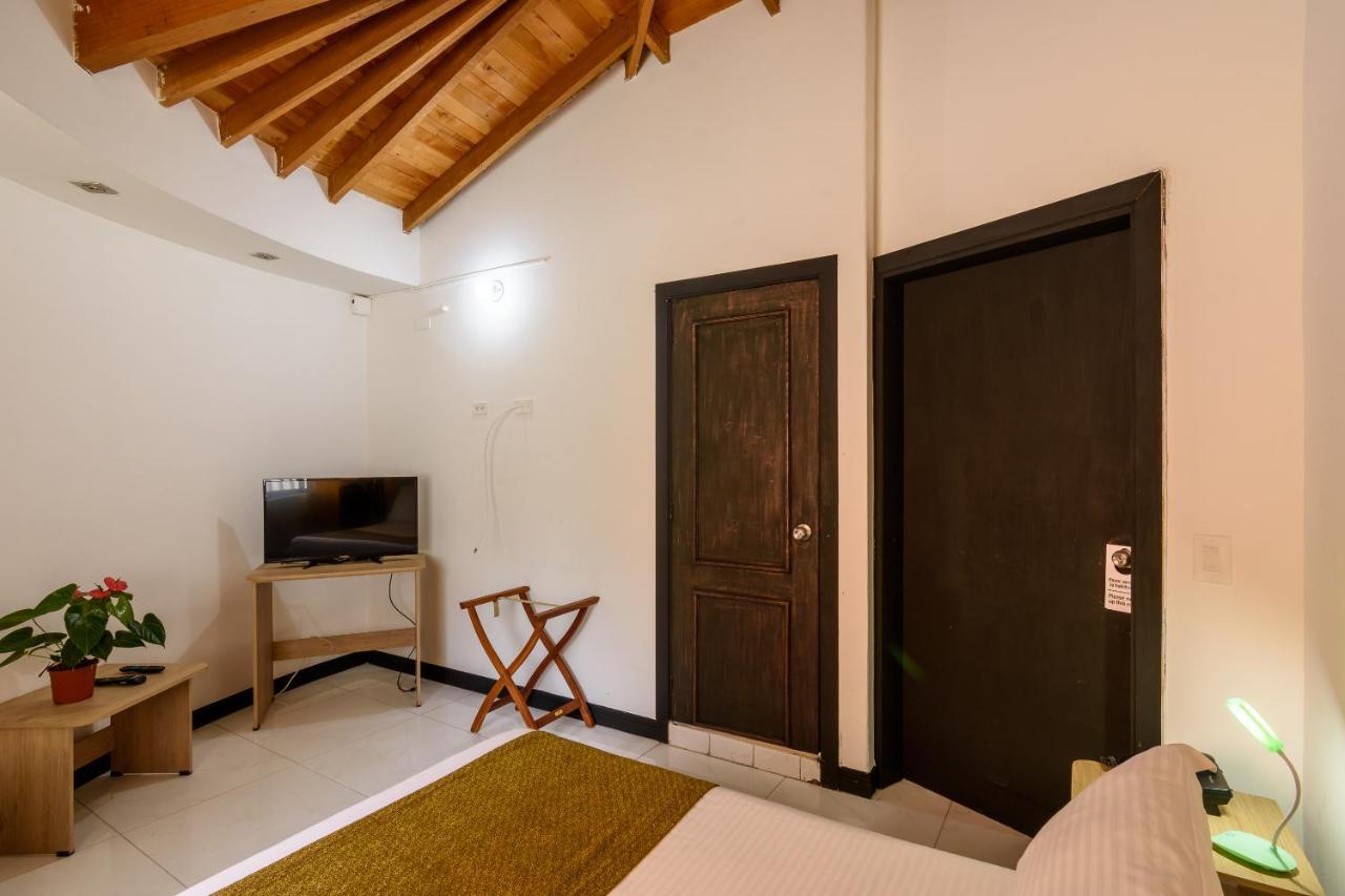 Like Home Hotel Boutique Меделин Екстериор снимка
